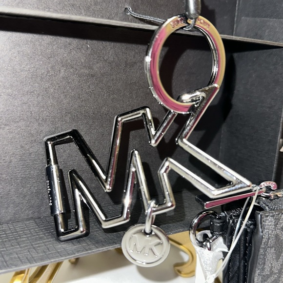 Michael Kors Signature Key Chain and Coin/credit card holder Gift Set Black NWT - Picture 3 of 5